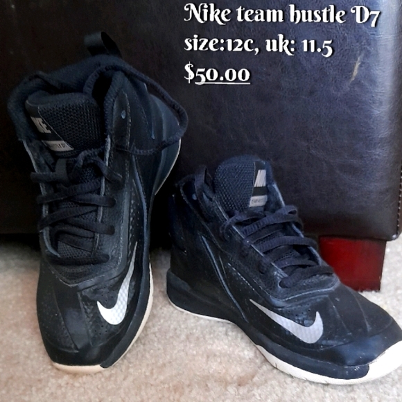 Kids Nike basketball shoes - Picture 1 of 3